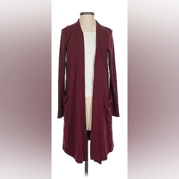 Zenana Outfitters Sweaters - NWOT Zenana Premium Burgundy Open Front Duster. Women's Small.